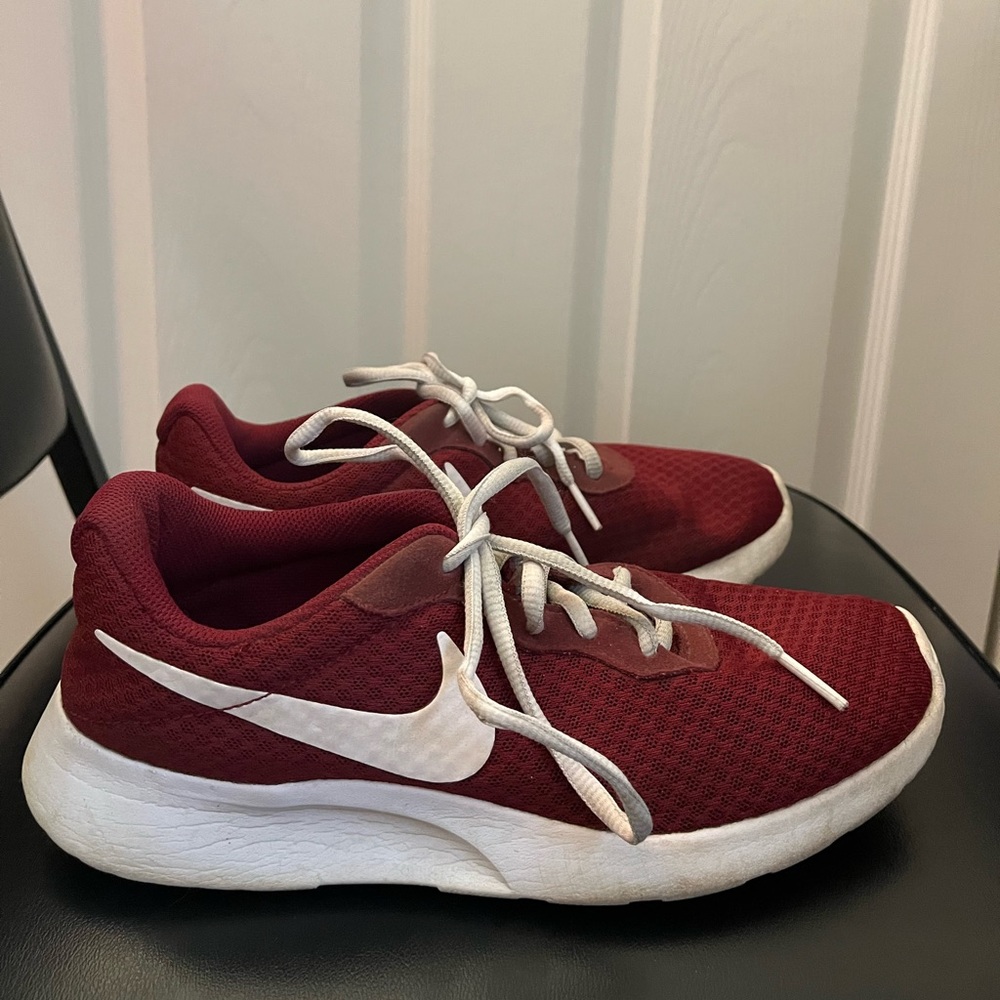 Nike Tanjun